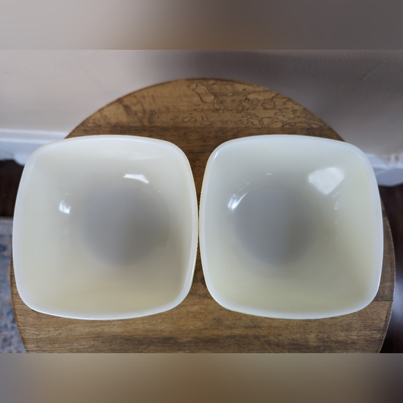 VINTAGE Pyrex 410 Square Hostess Bowl, 12 Ounces, Primary Yellow (Set of 2) - Picture 2 of 13